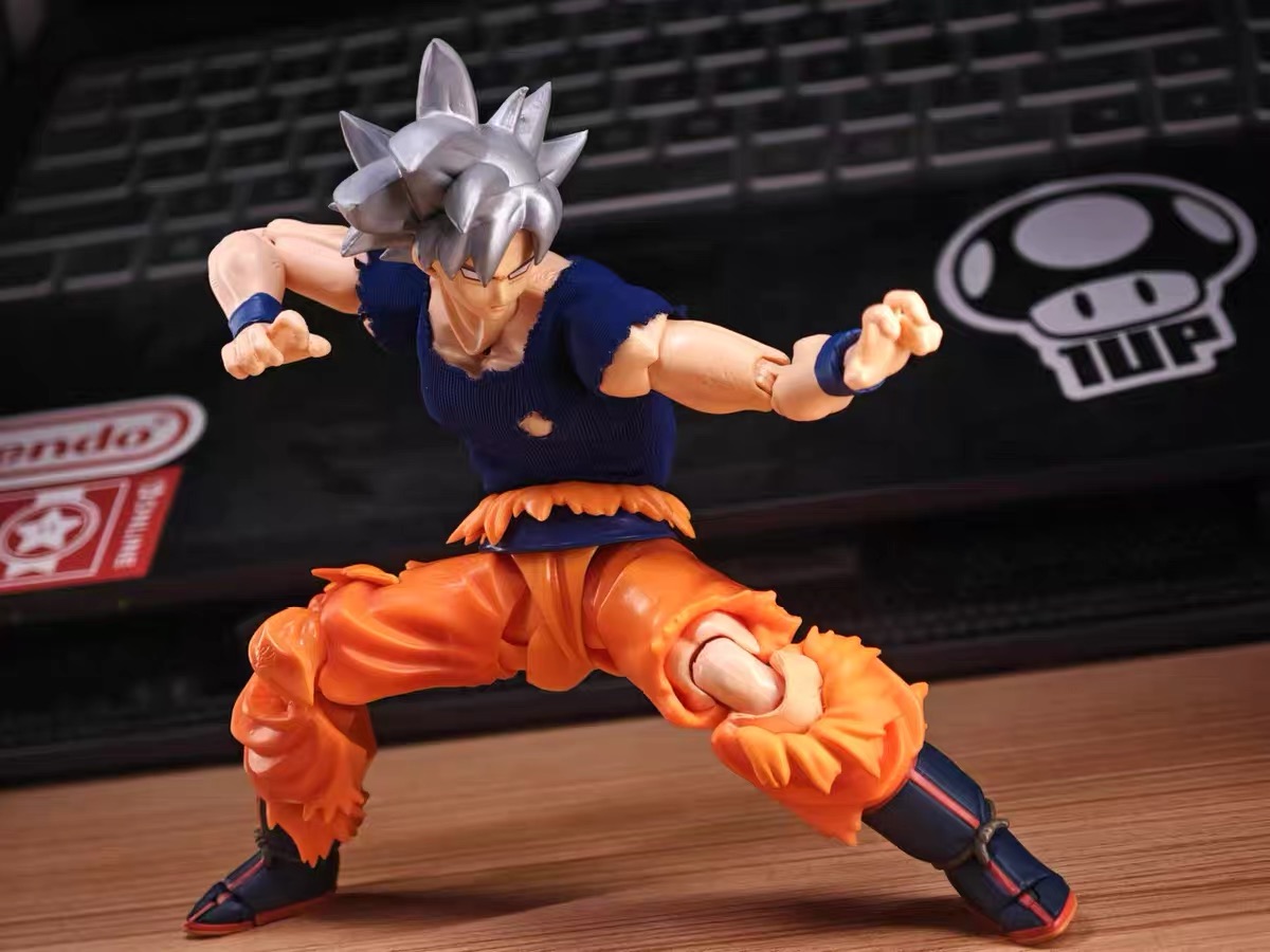 Dragon Ball Super S.H.F Goku U - огляд і ціна Vintage Collectible Figurines